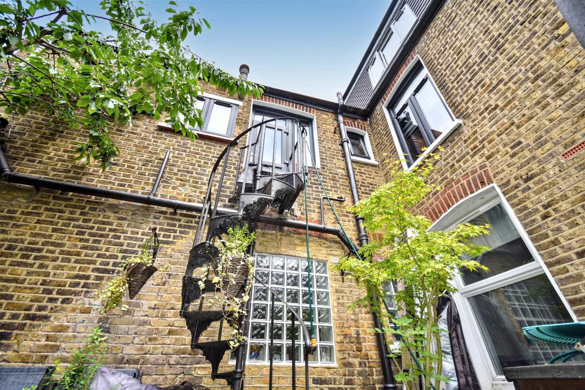 Ivy Crescent - Picture 17