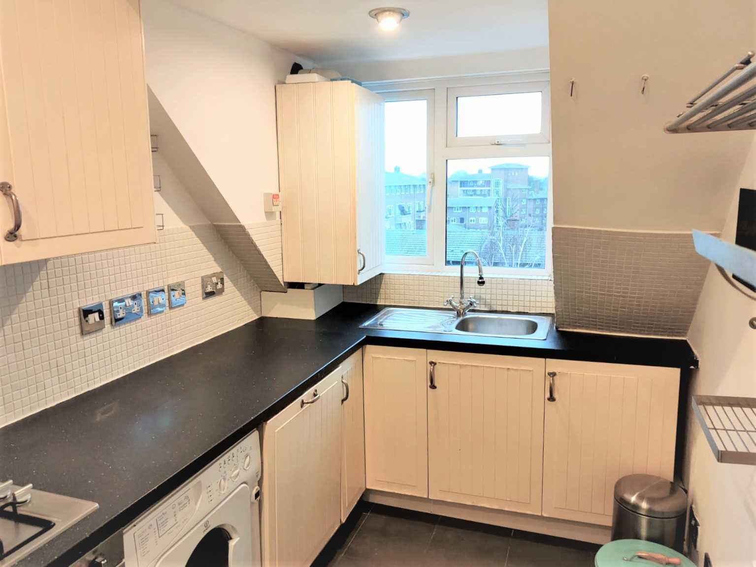 Sutton Court Mansions - Picture 4