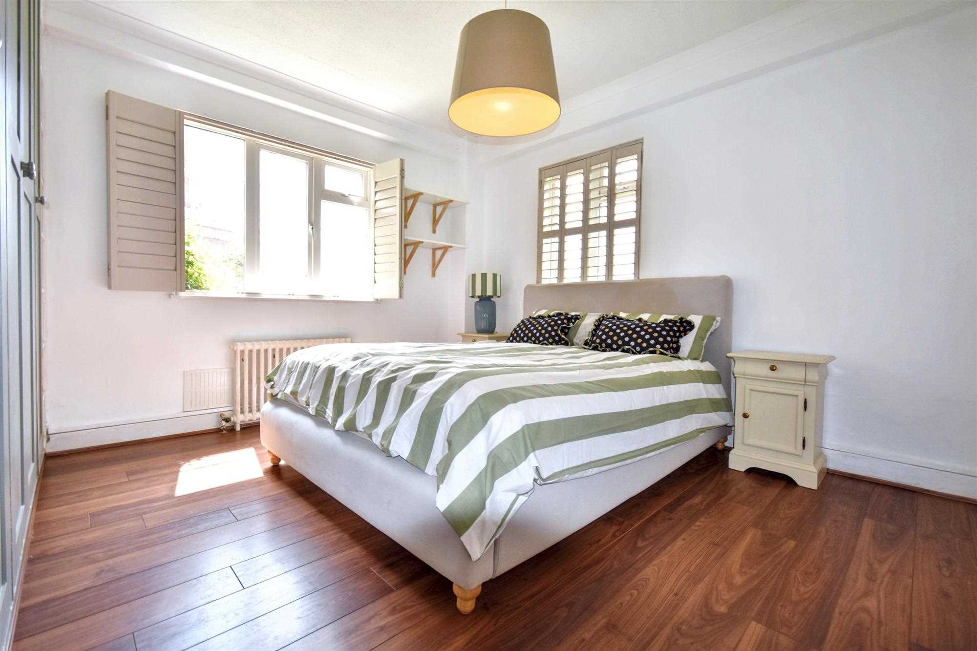 Chiswick Village - Picture 5