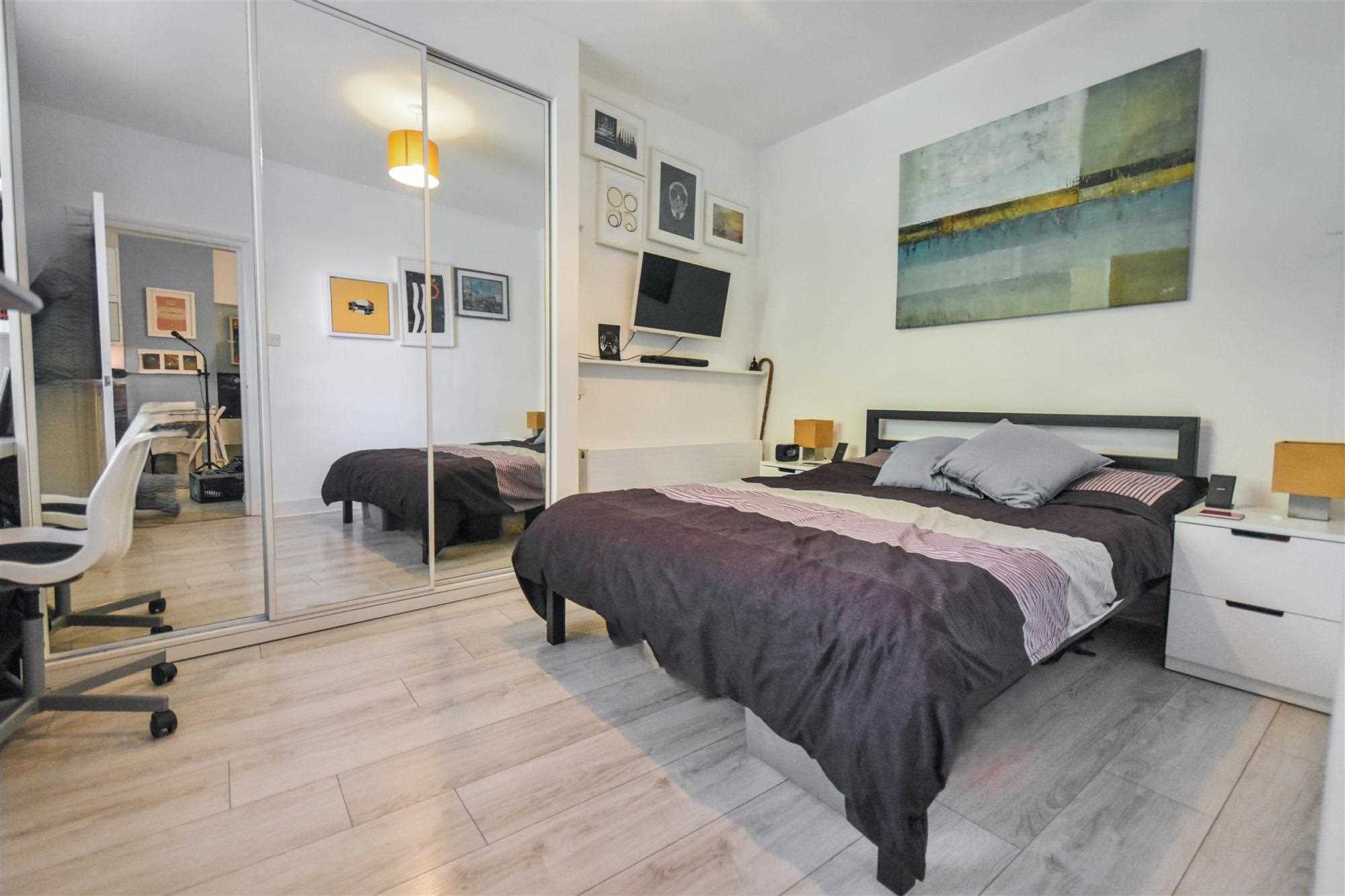 Dewsbury Court - Picture 5