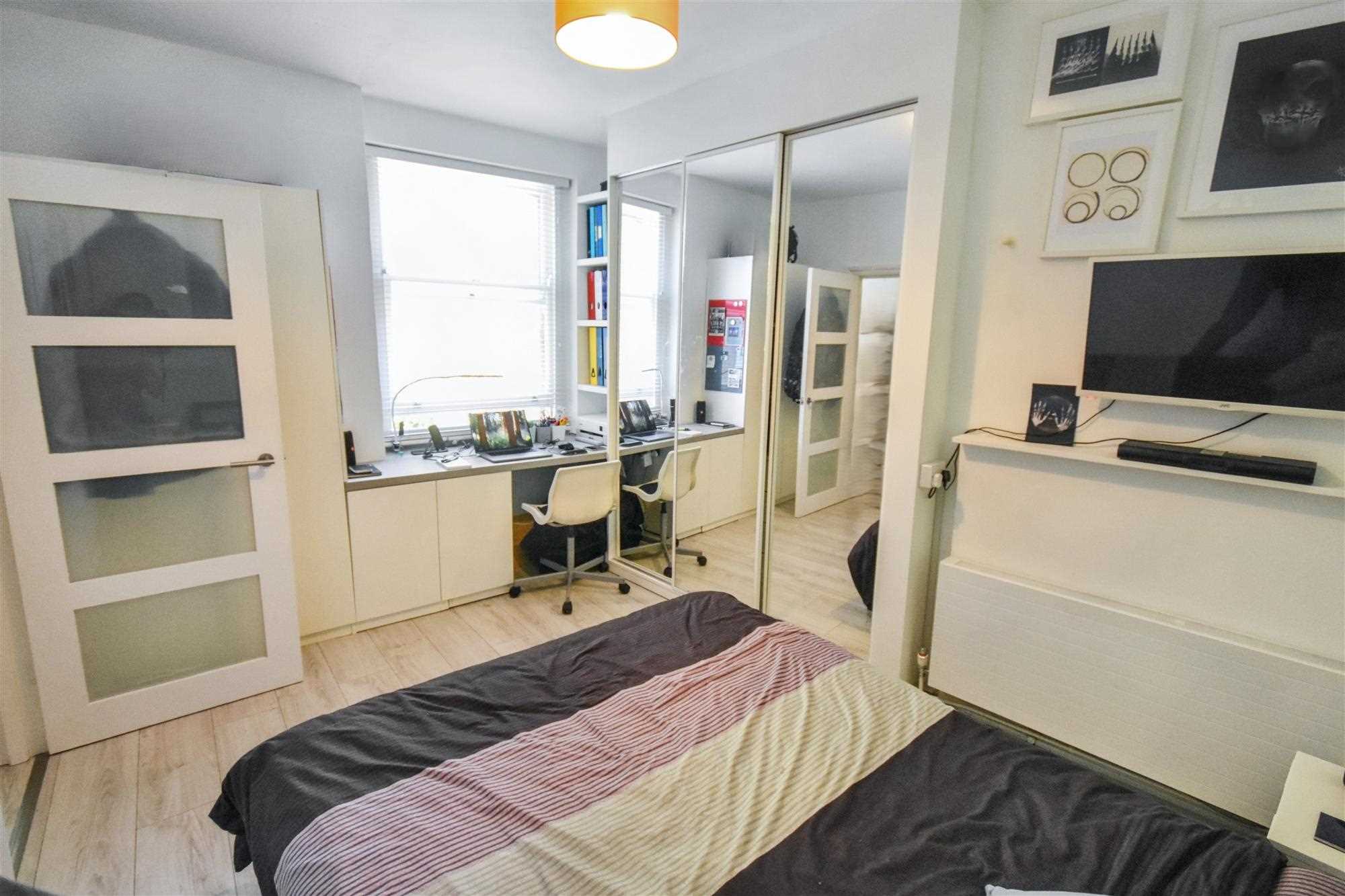 Dewsbury Court - Picture 6