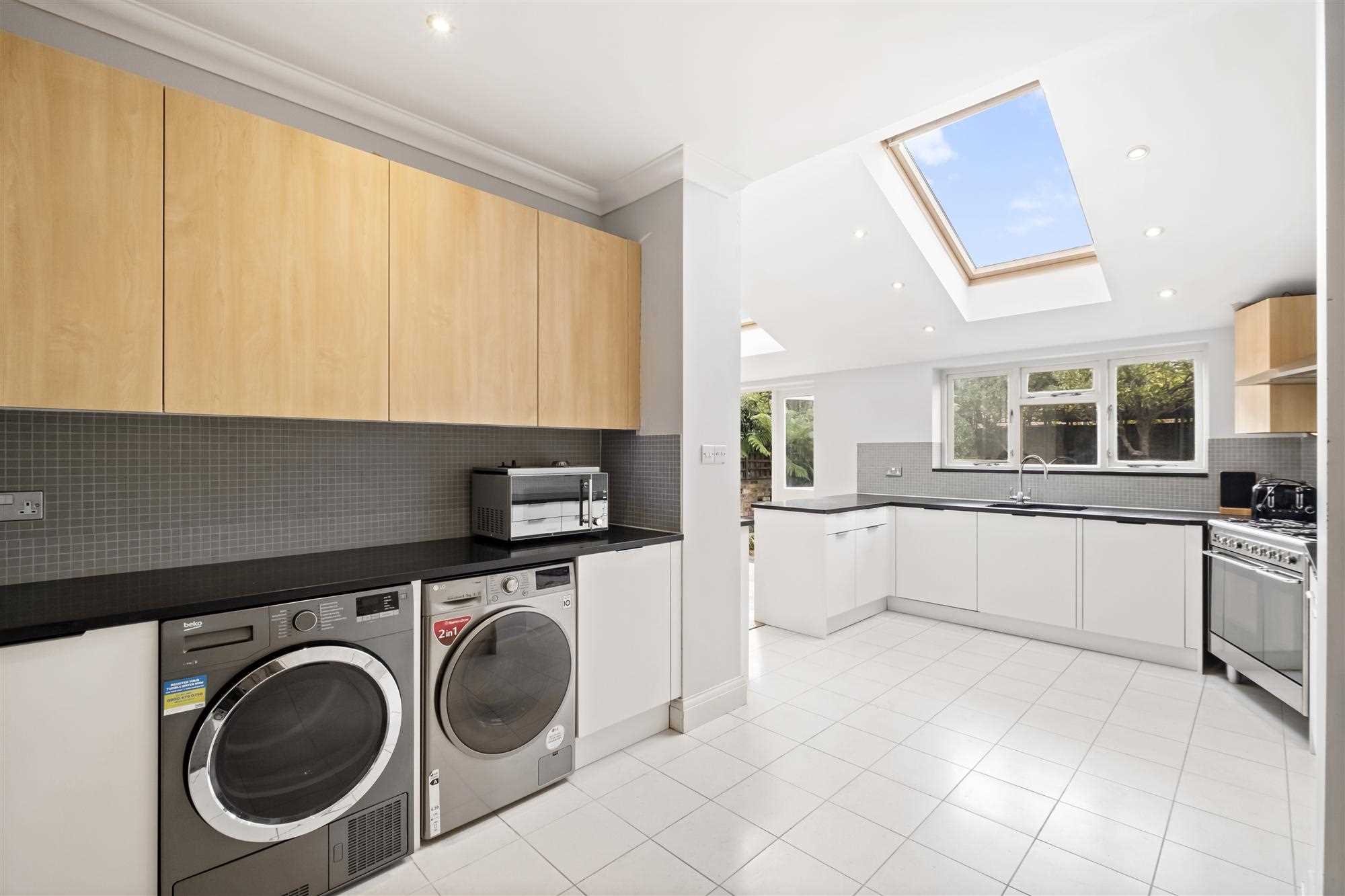 Prebend Gardens - Picture 7