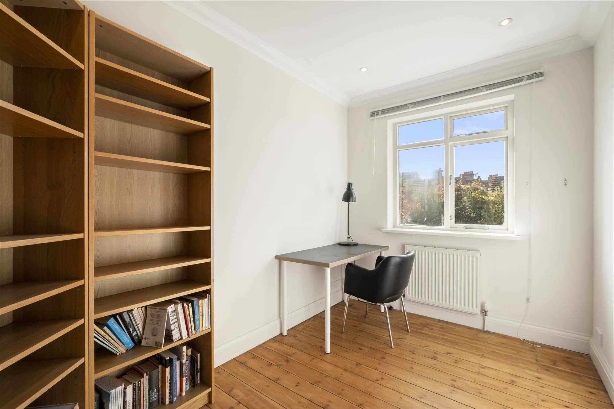 Prebend Gardens - Picture 14