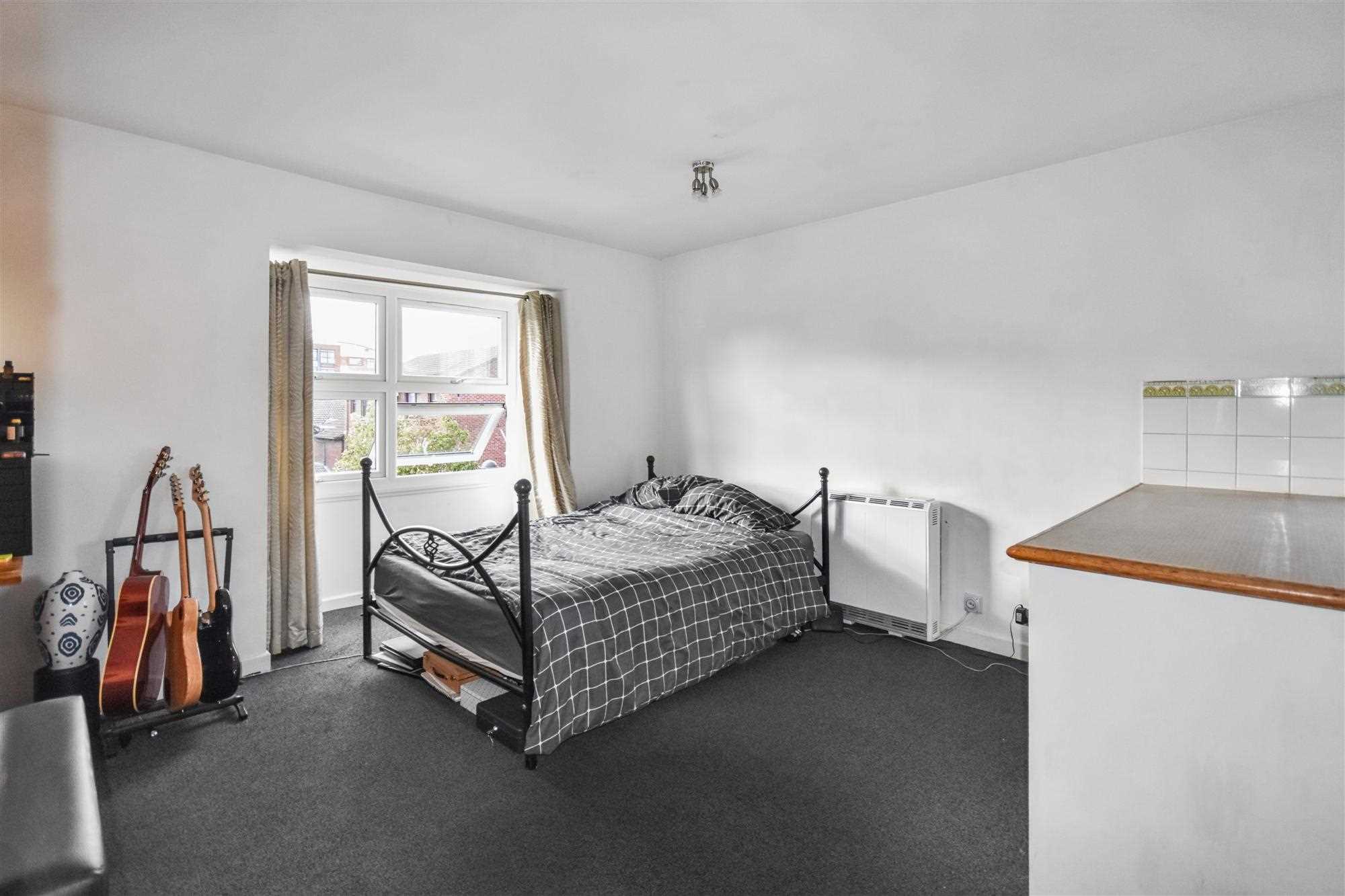 Mayfield Road - Picture 6