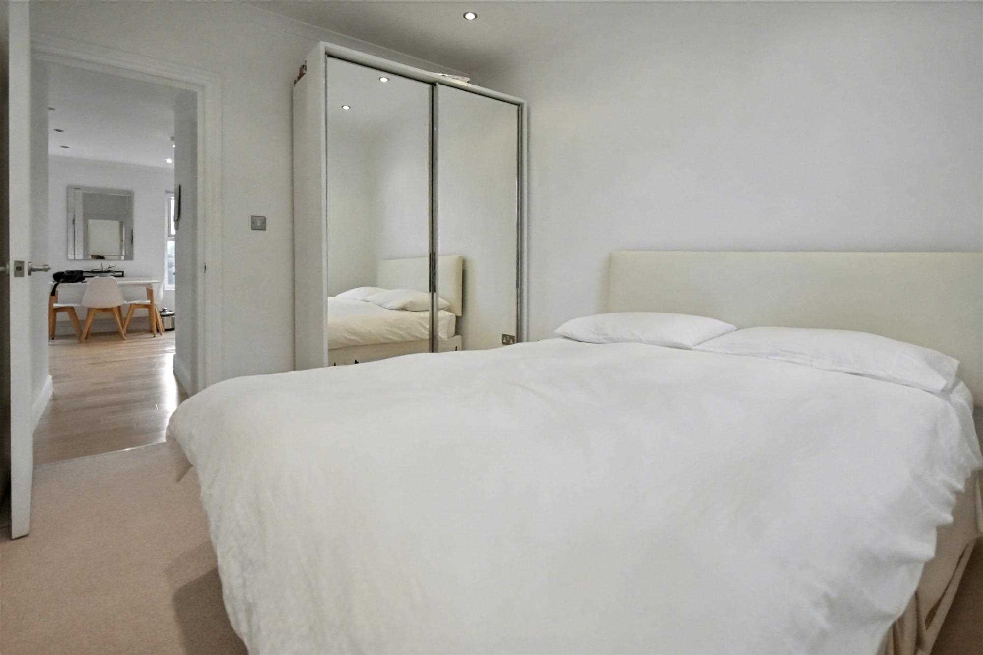 Goldhawk Road - Picture 3