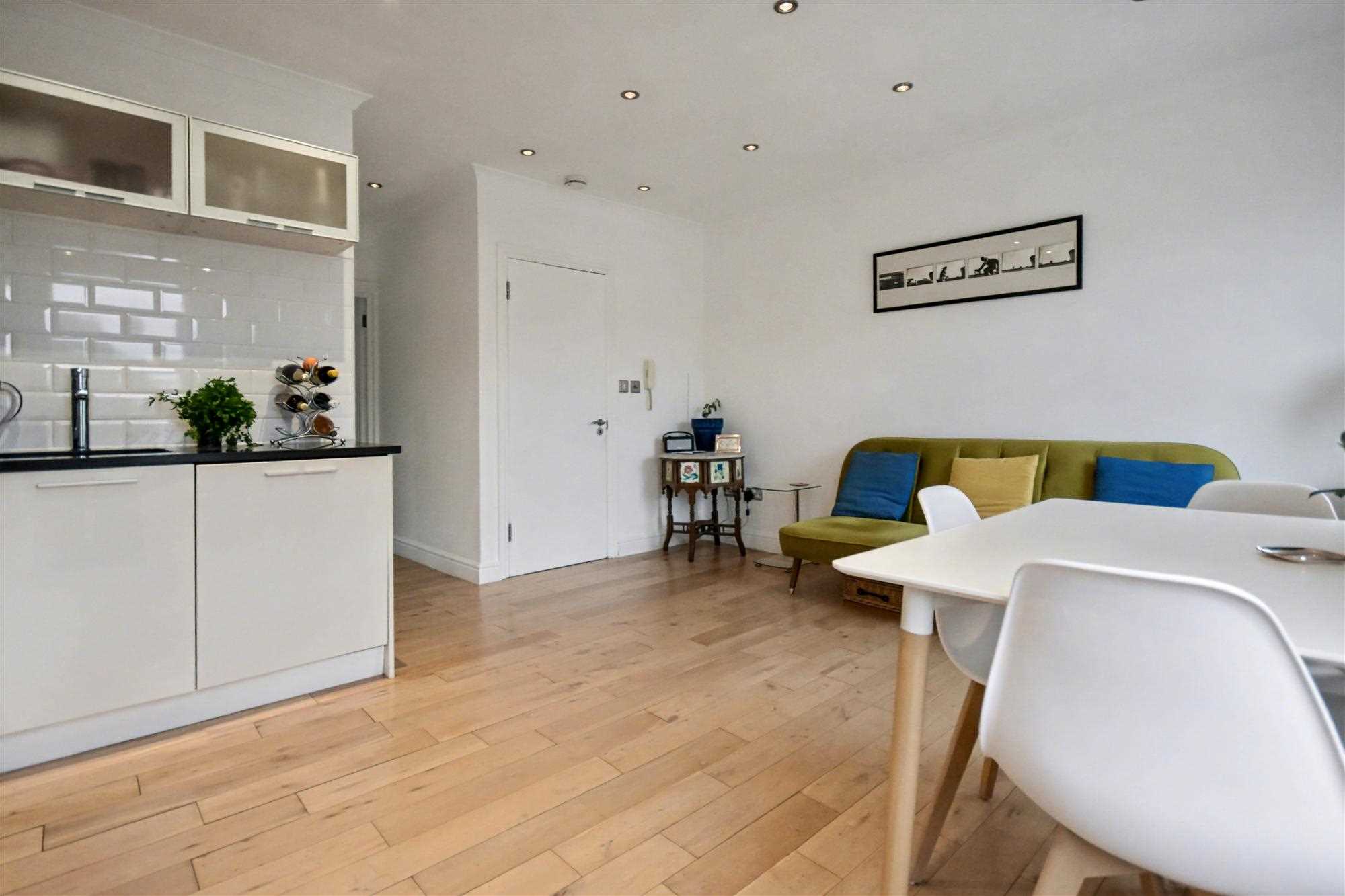 Goldhawk Road - Picture 9