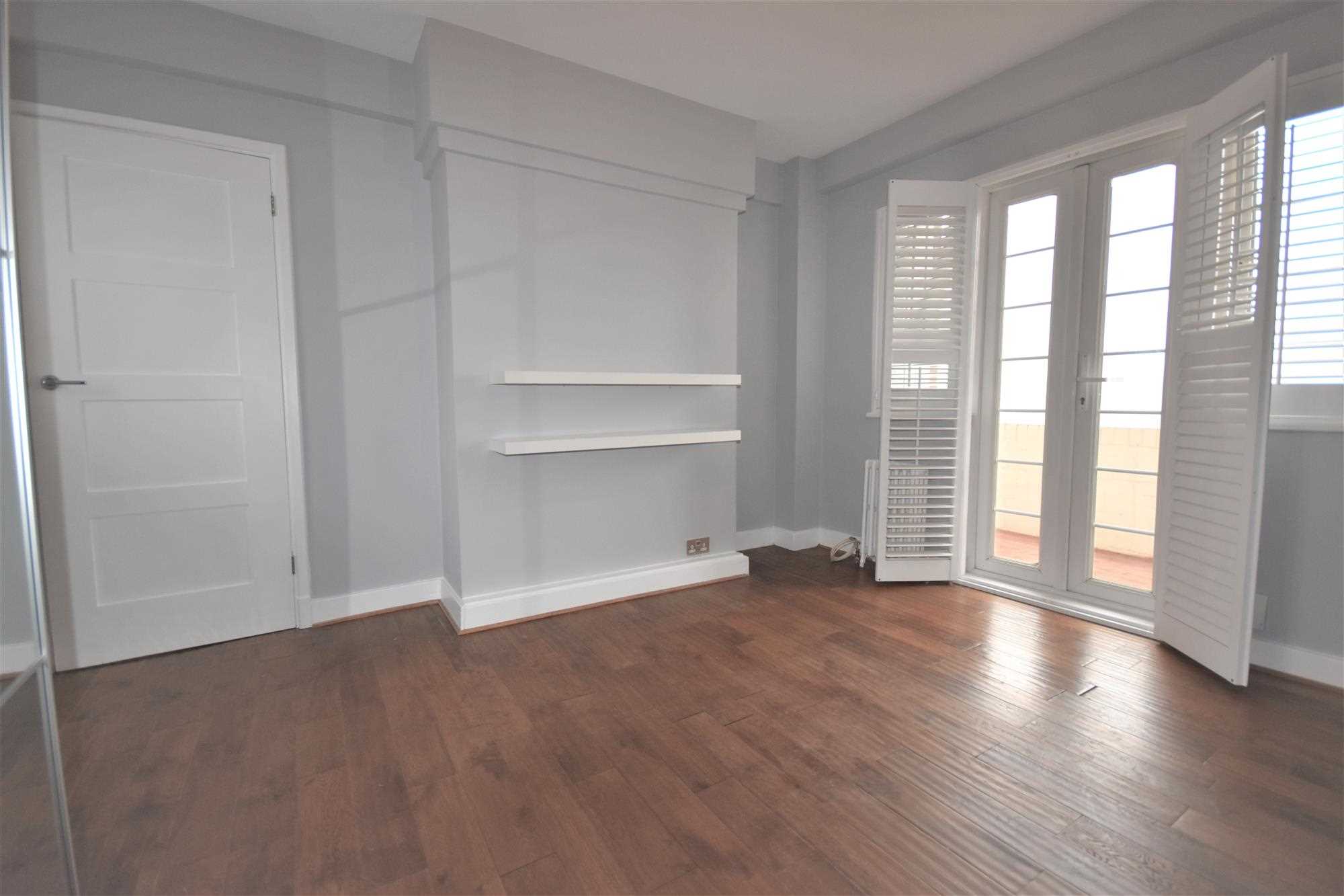 Chiswick Village - Picture 4