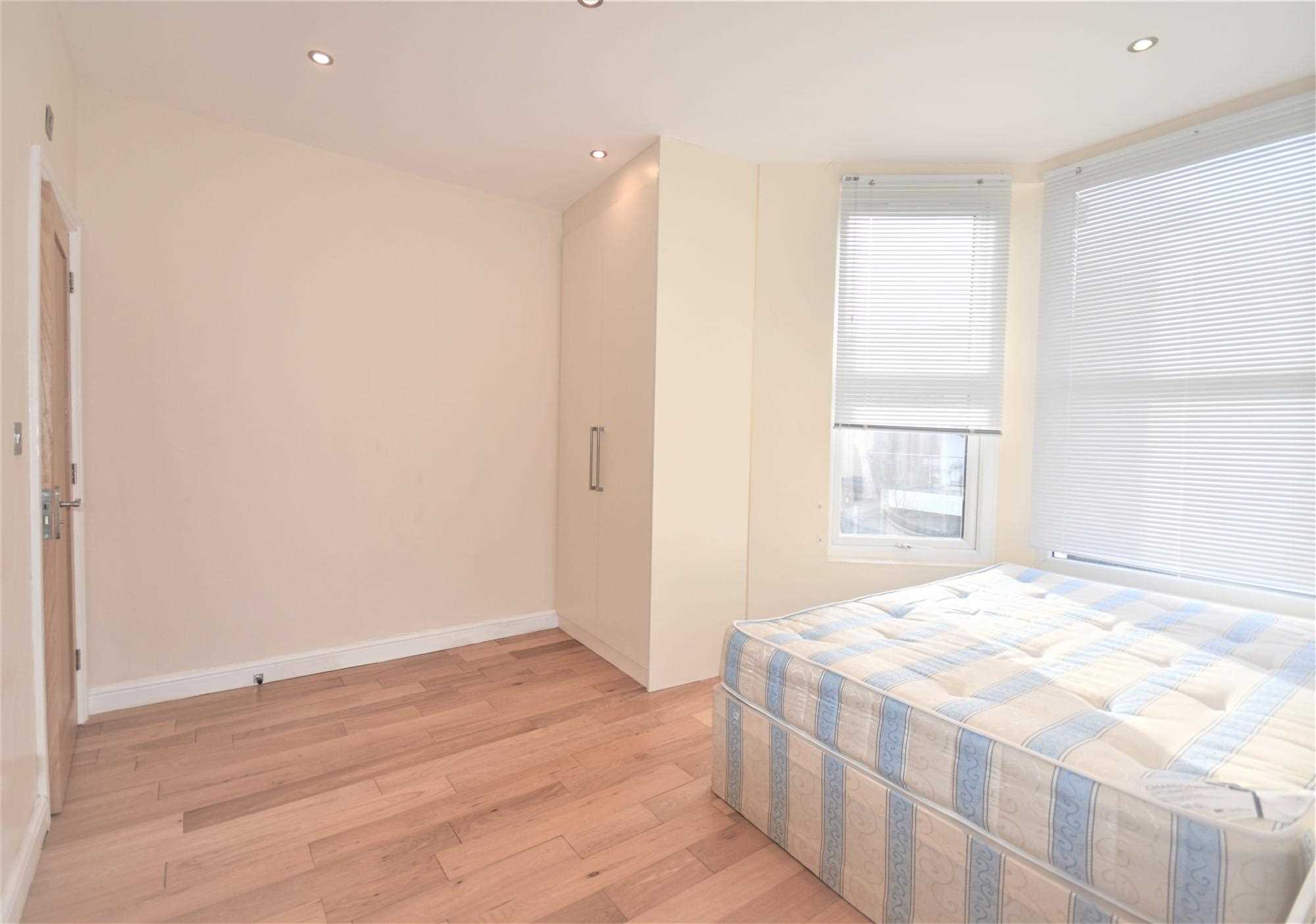 Acton Lane - Picture 4