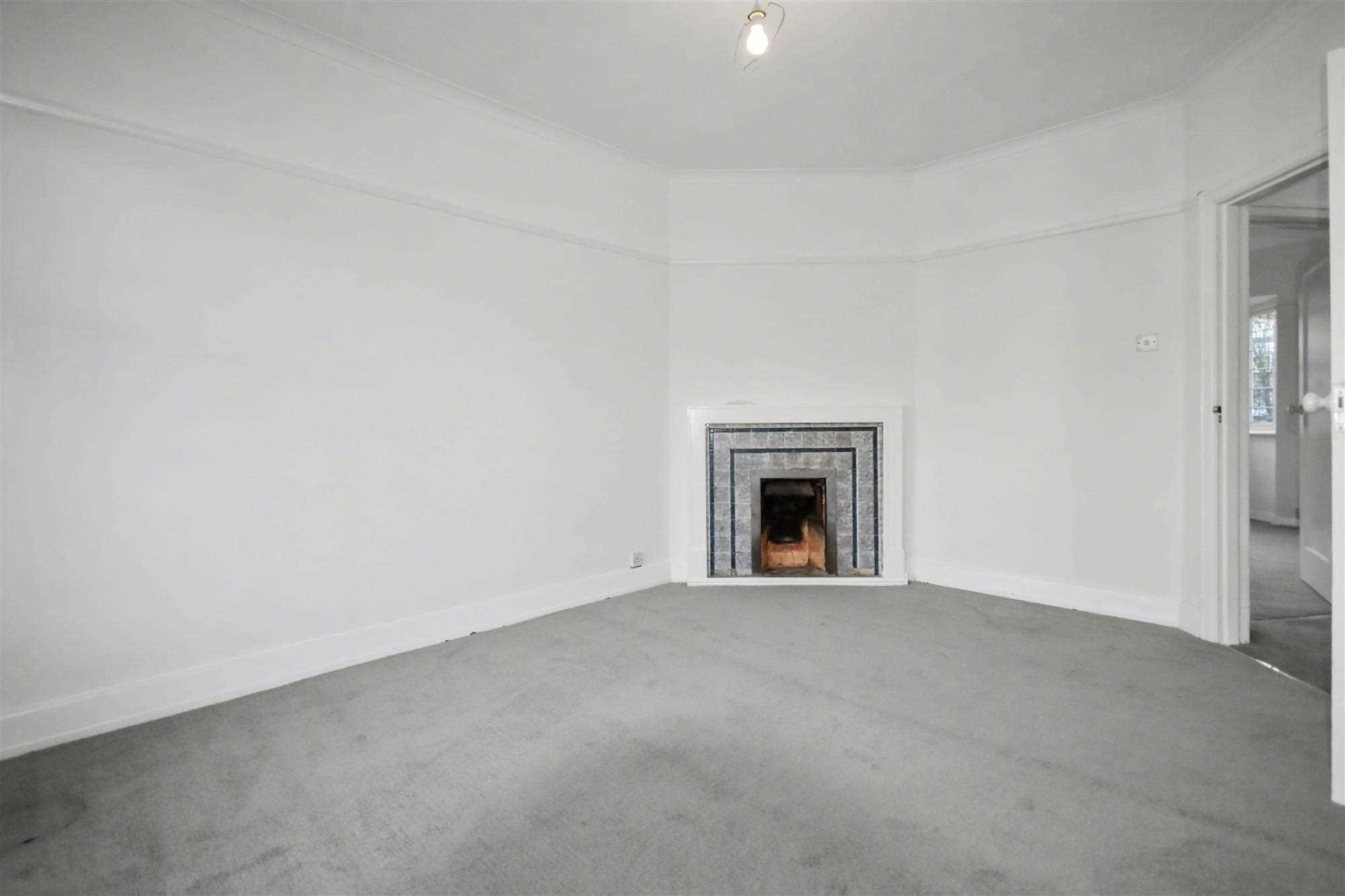 Fairlawn Avenue - Picture 7