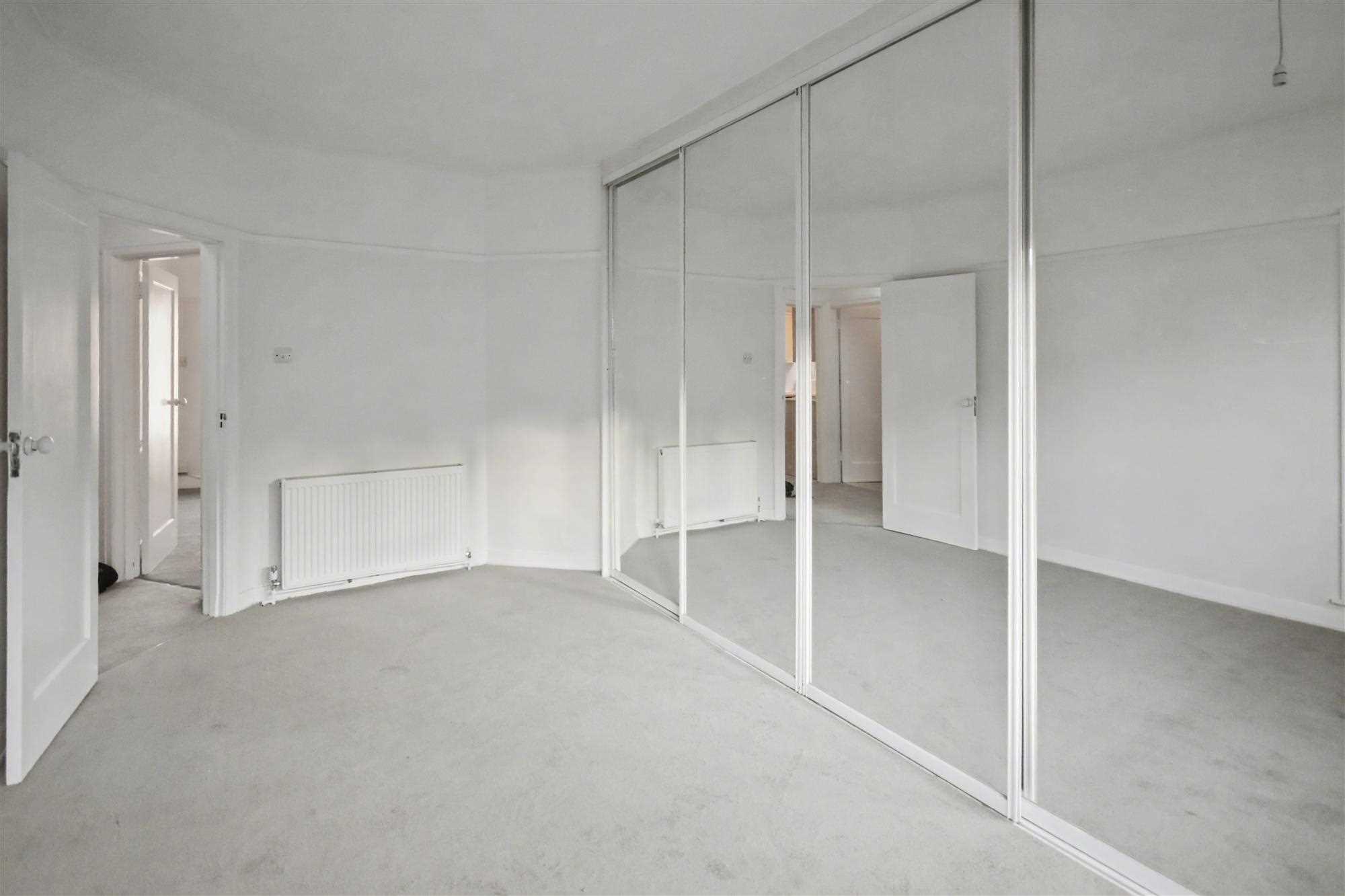 Fairlawn Avenue - Picture 10