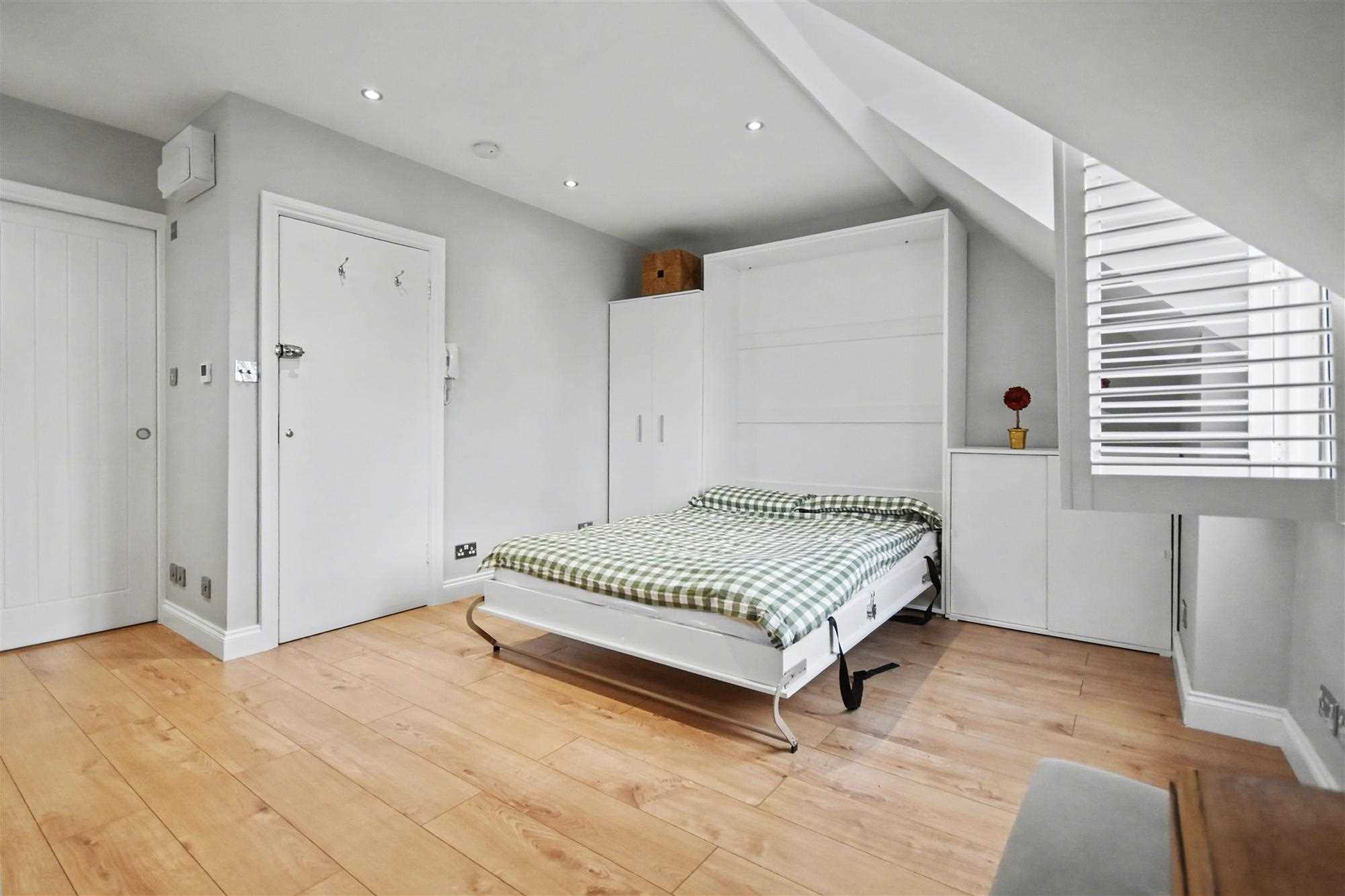 Dukes Avenue - Picture 6