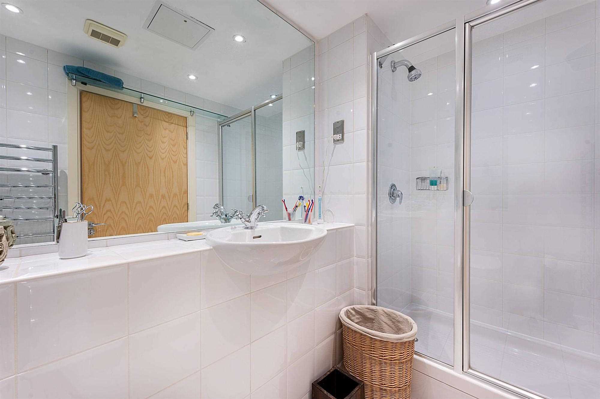 Point Wharf - Picture 7