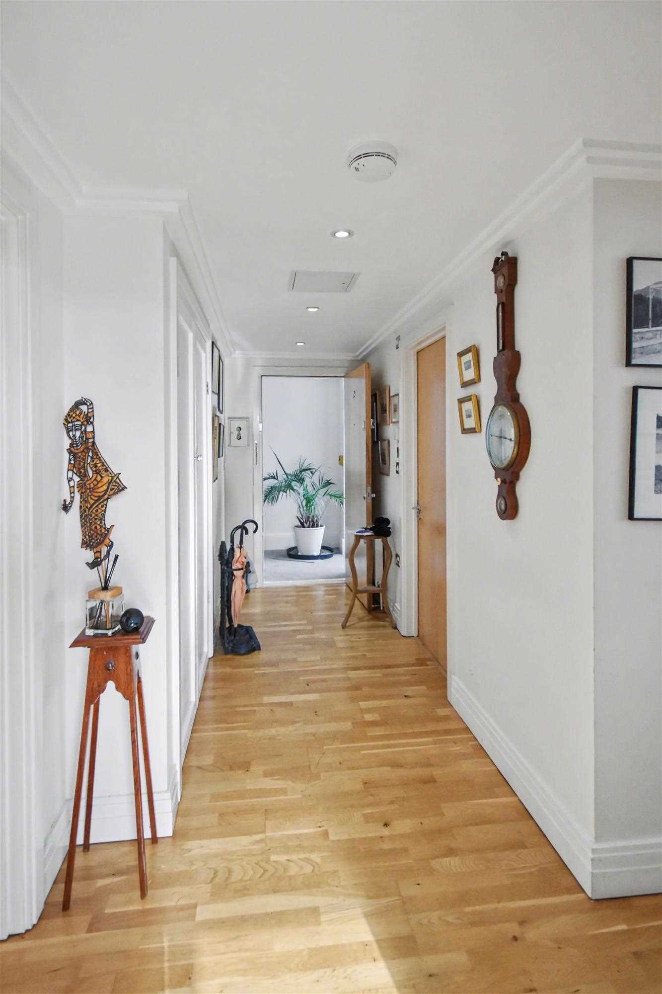 Point Wharf - Picture 13