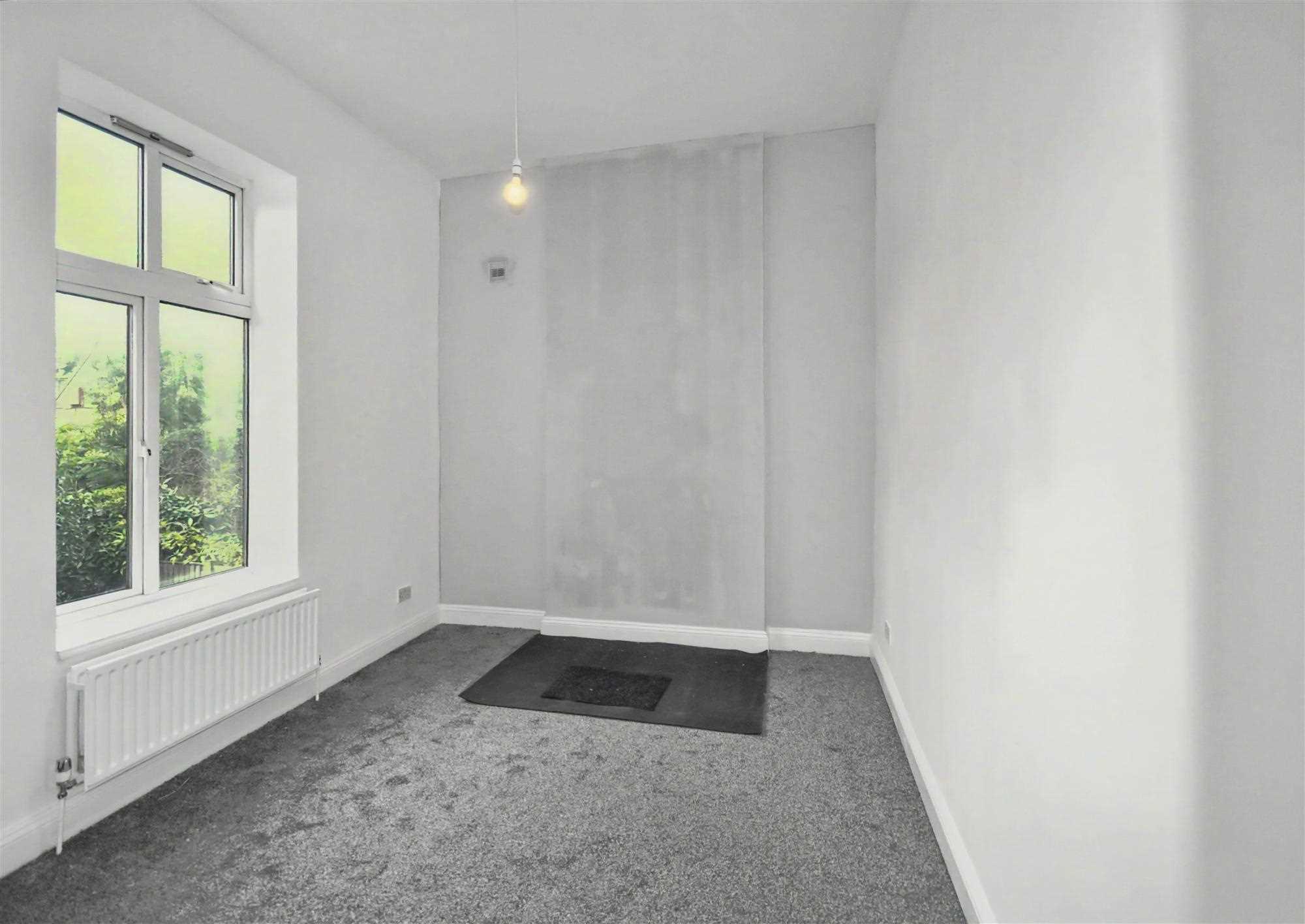 Chiswick High Road - Picture 2