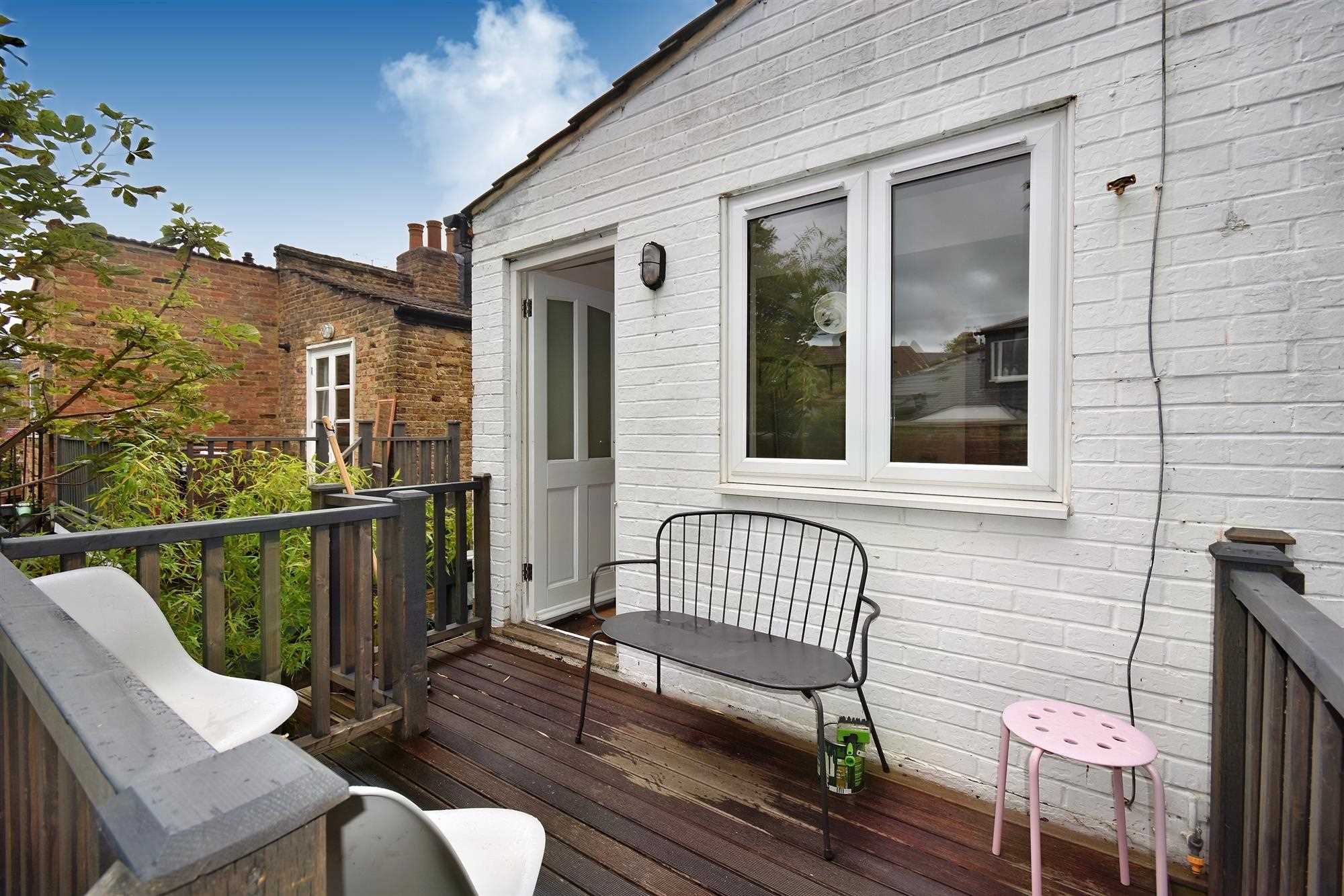 Petersfield Road - Picture 3